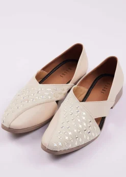 Peach Raw Silk Mirror Work Juttis