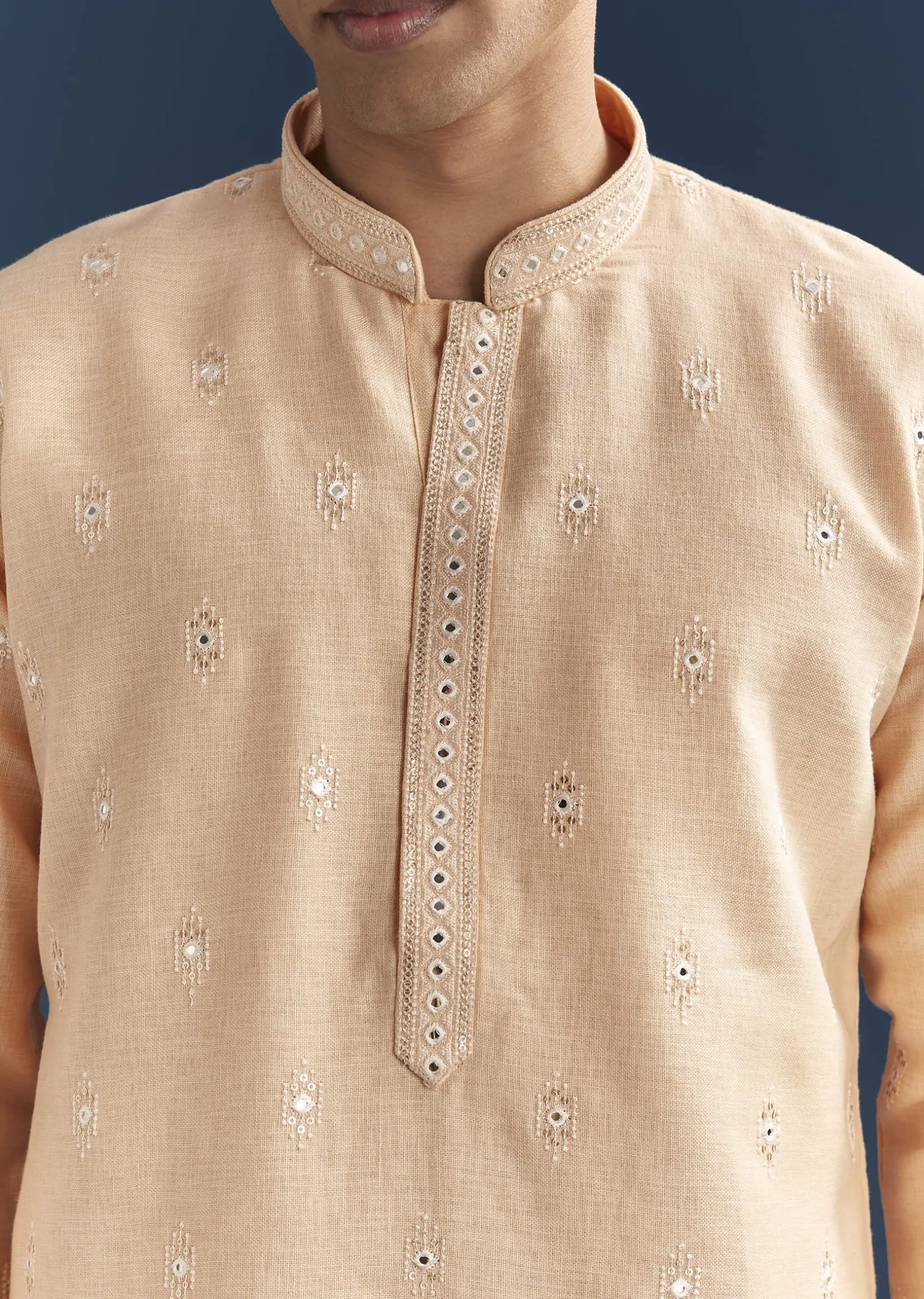 Peach Silk Textured Kurta Set For Men With Thread And Mirror Work