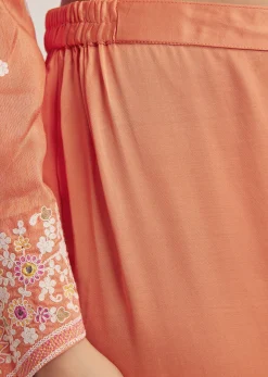 Peach Silk Threadwork Kurta Set With Organza Dupatta
