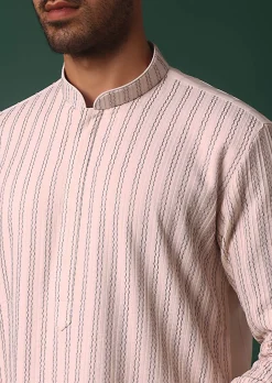 Pink Cotton Silk Kurta Set With Intricate Thread Work Embroidery