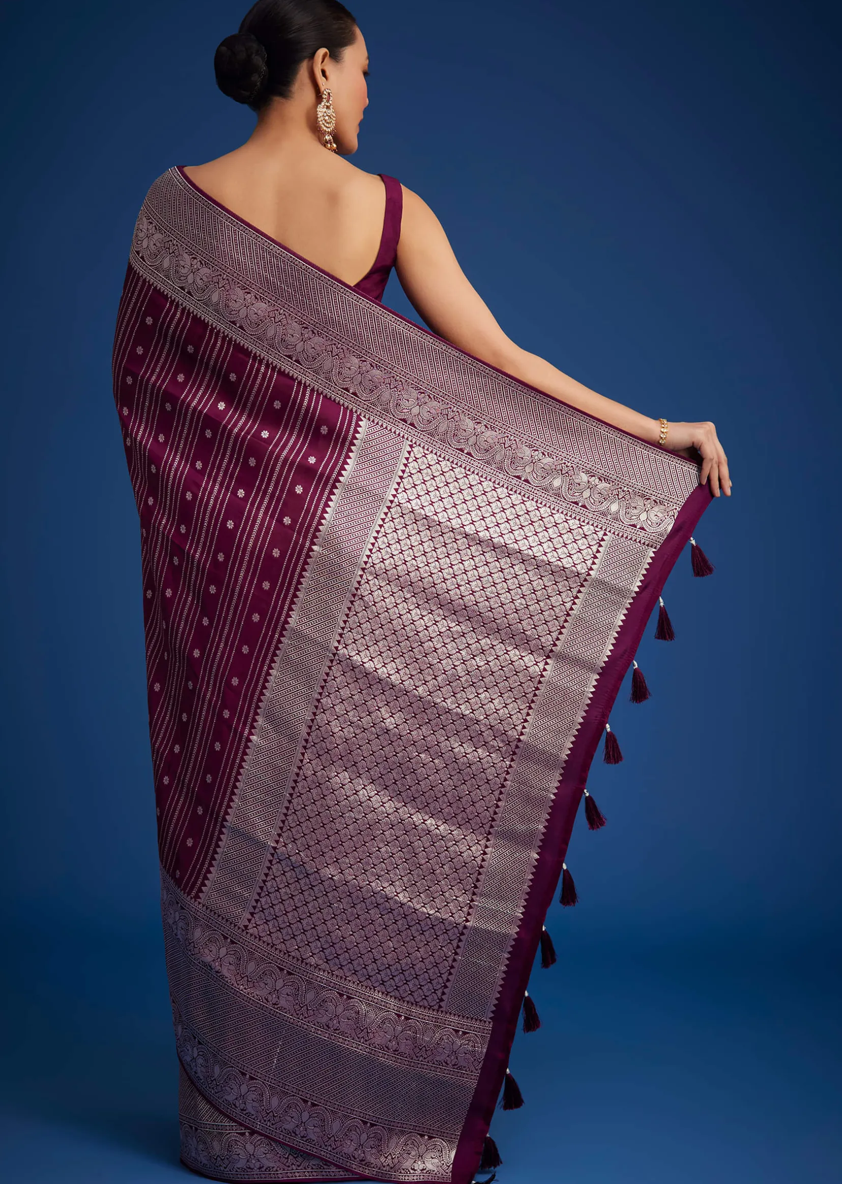 Purple Dola Silk Saree With Zari Woven Floral And Geometric Patterns