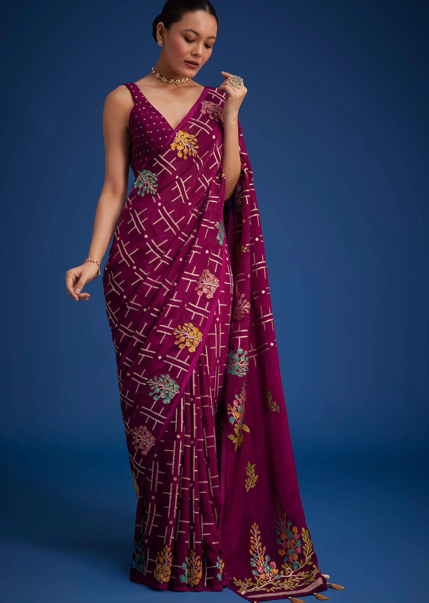 Purple Leaf woven Saree With Linear Pattern Accents