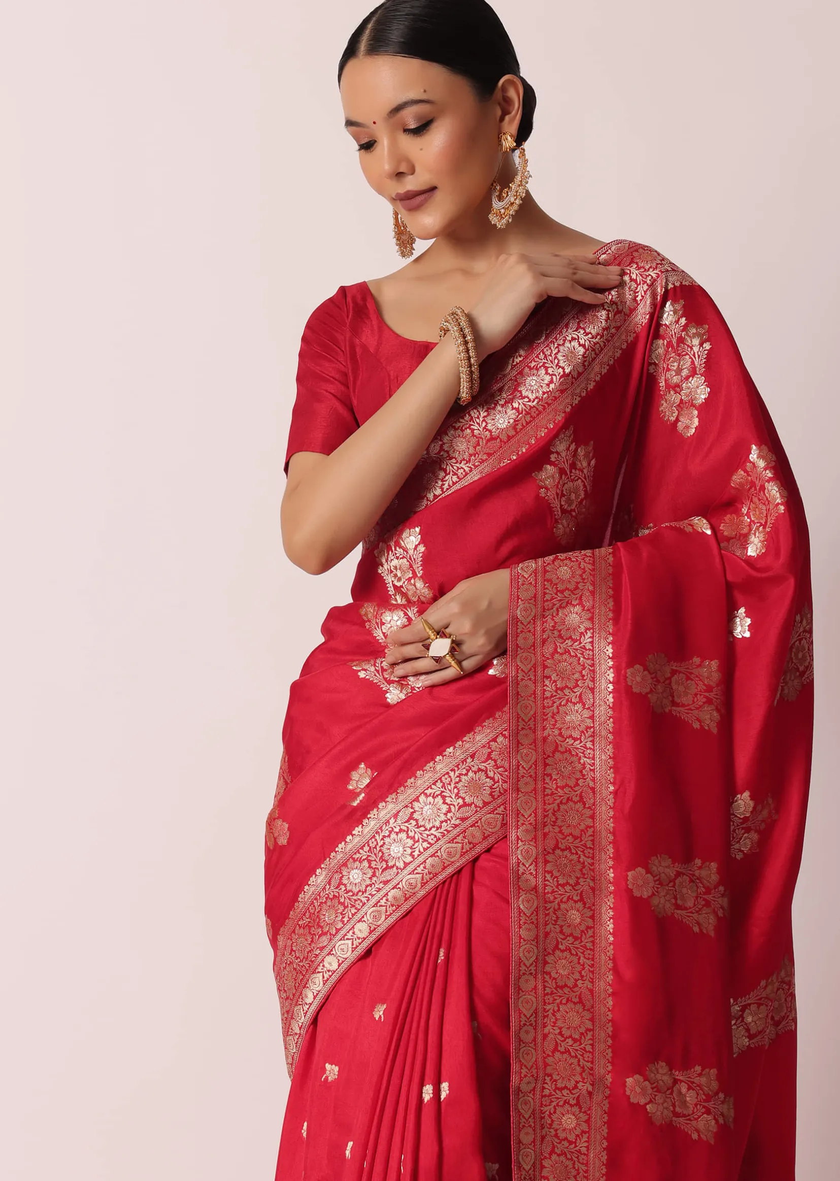 Red Banarasi Silk Saree With Woven Floral Motifs And Unstitched Blouse Piece