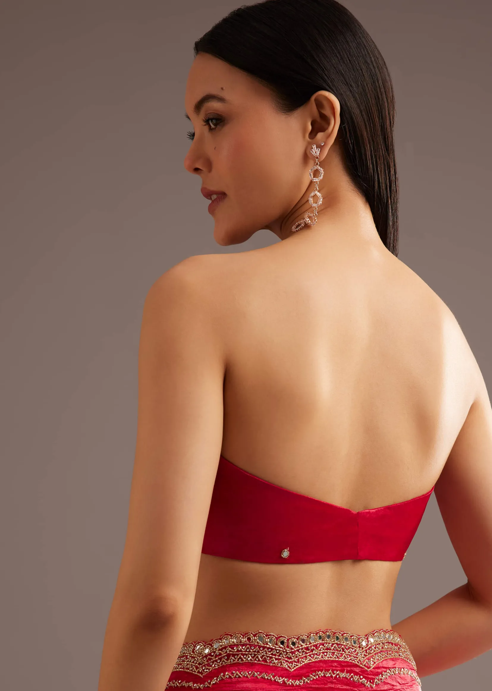 Red Crushed Tissue Silk Saree With Cutdana Scallop Border