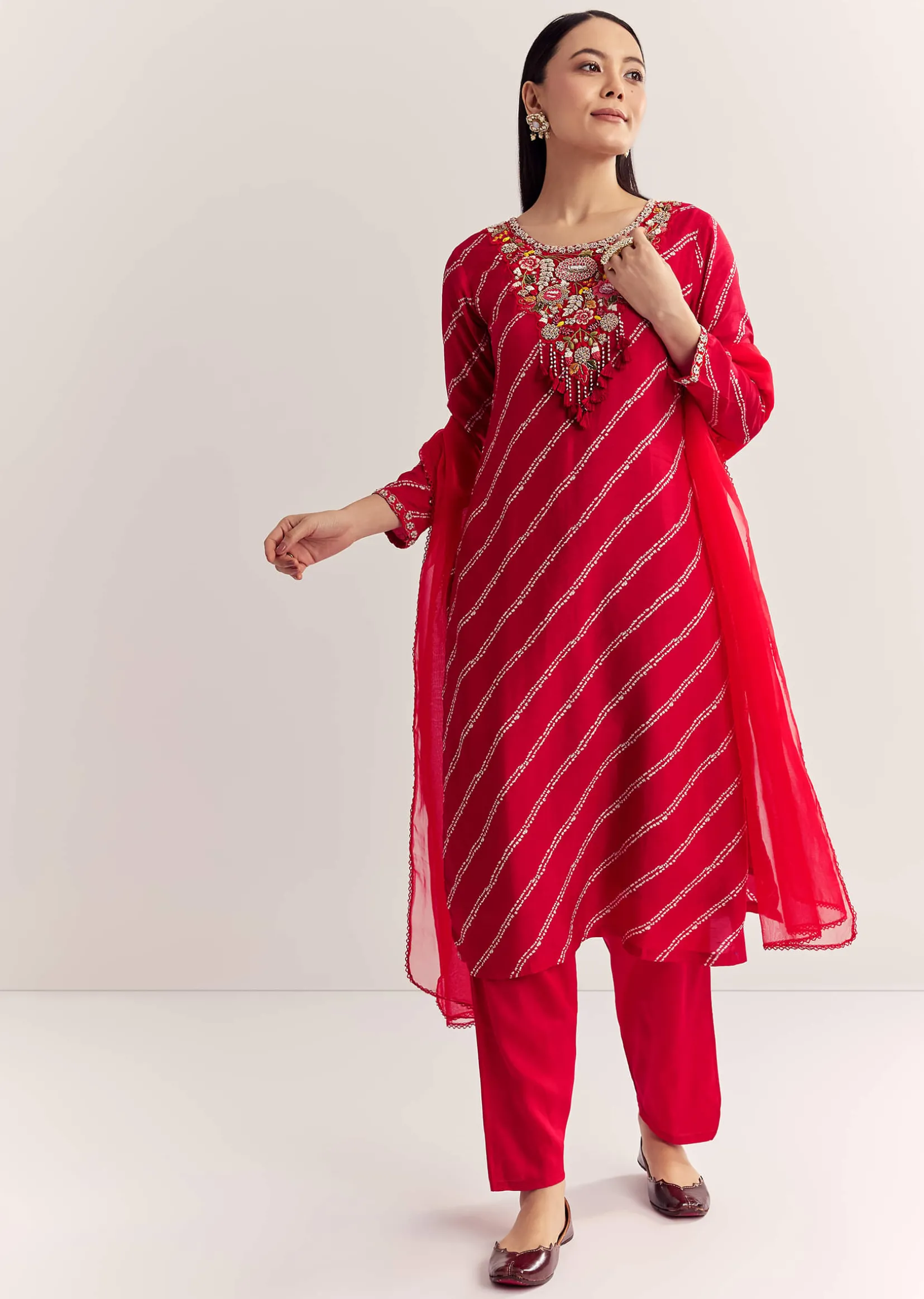 Red Dola Silk Printed Kurta Set With Embroidered Neckline