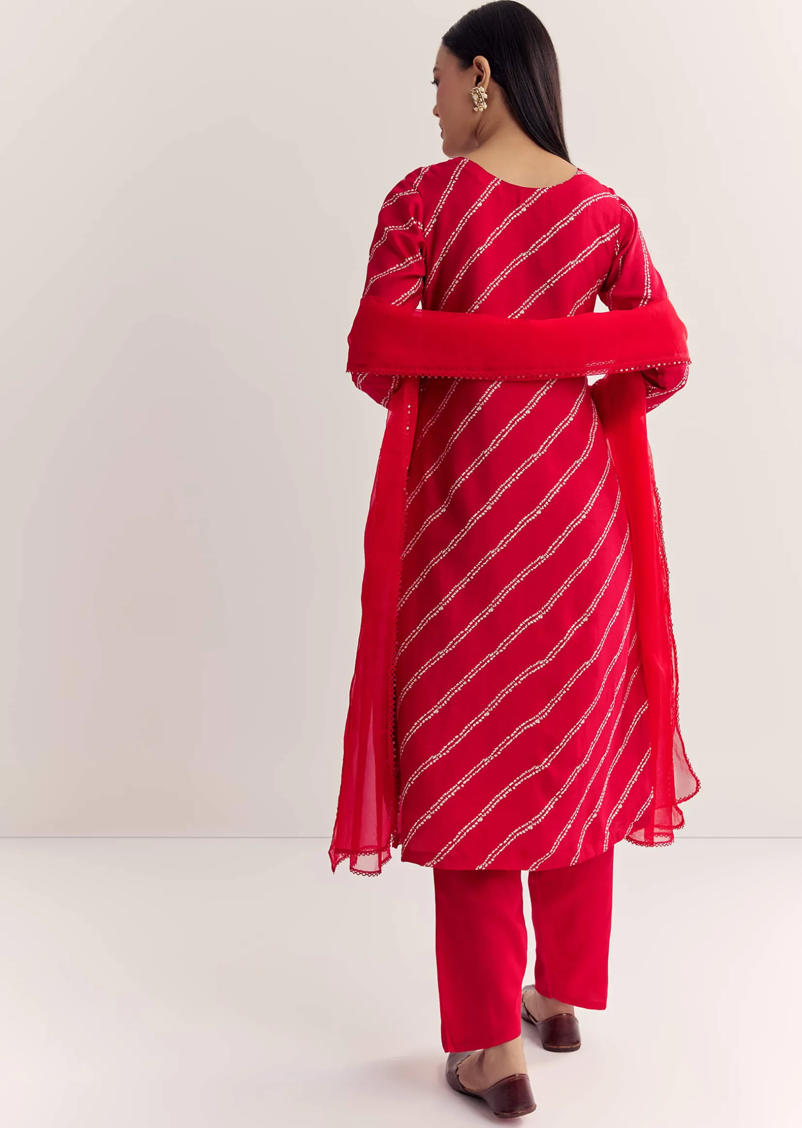 Red Dola Silk Printed Kurta Set With Embroidered Neckline