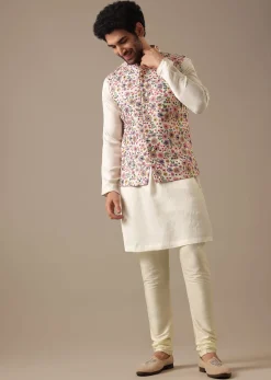 White Floral Bundi & Kurta Set In Silk
