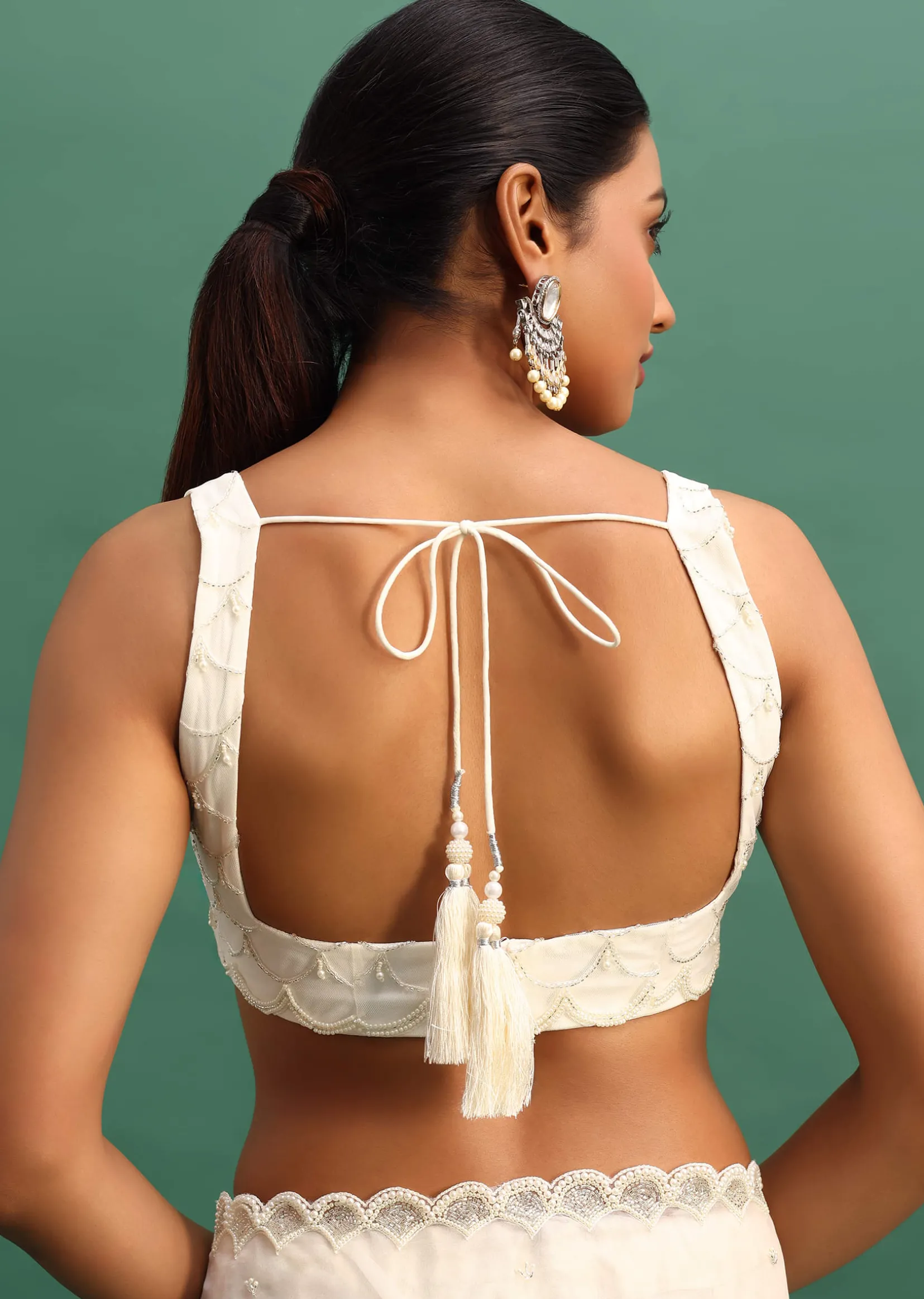 White Organza Saree With Beads And Cutdana Embroidery And Unstitched Blouse