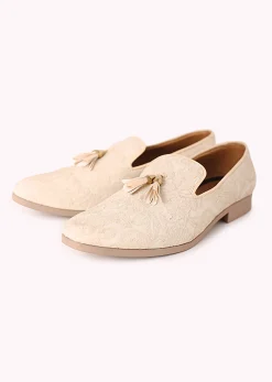 White Tassel Juttis