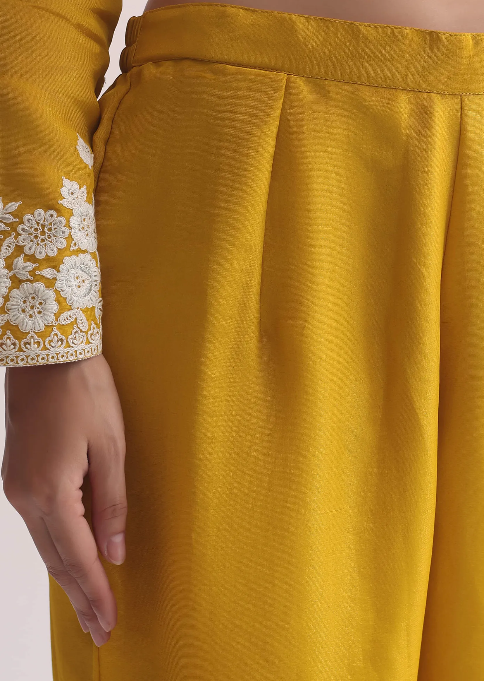 Yellow Organza Resham Threadwork Embroiderd Kurti Pant Set